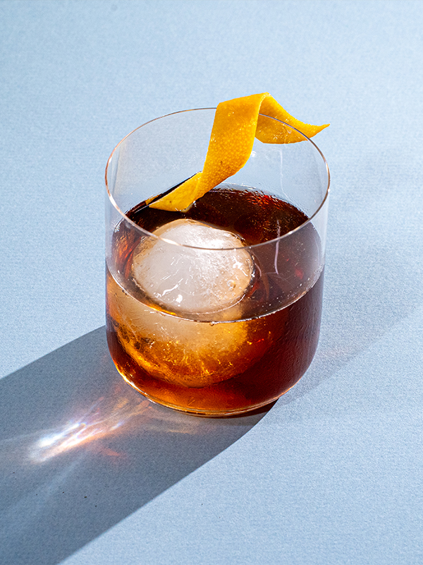 old-fashioned-cocktail-by-sisyphusbar-basel